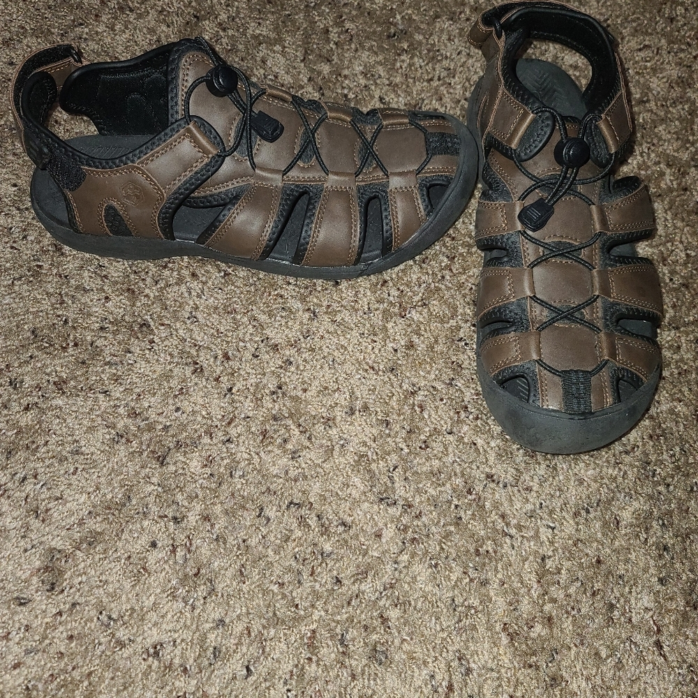Khombu sandals